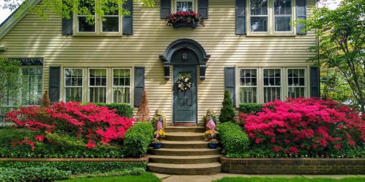 Enhancing Your Home’s First Impression: Simple Tips for Boosting Curb Appeal