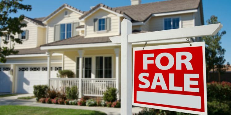 10 Questions To Ask Estate Agents When Selling A House in Stratford